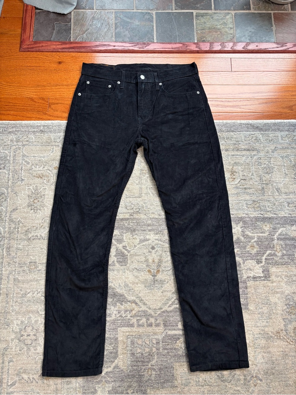 Levi’s Black Corduroy Pants 32x32 Straight Leg 5 Pocket